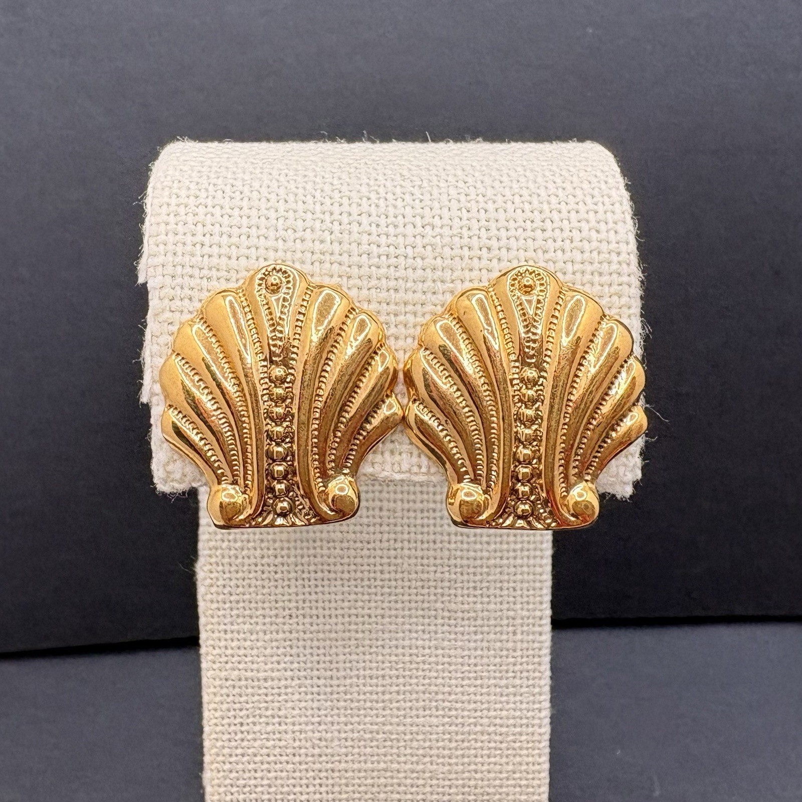1928 Brand Shell Gold Tone Post Pierced Earrings 80s Nautical Beach Retro